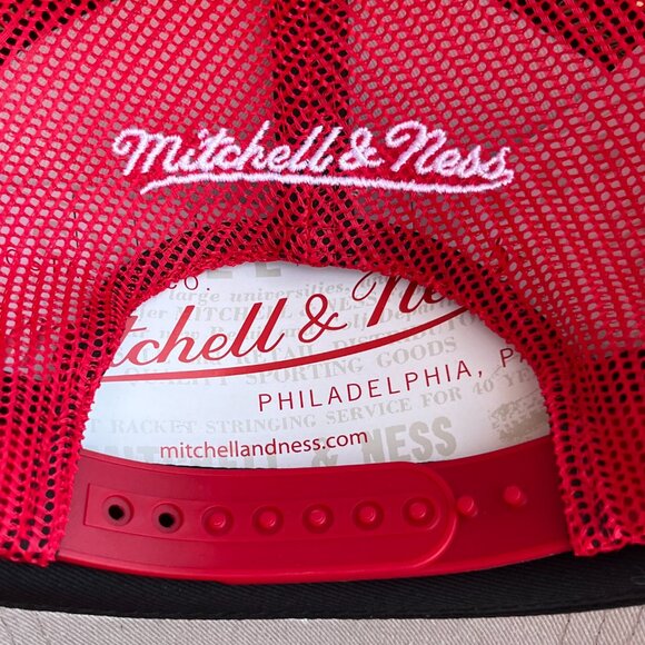 MITCHELL & NESS NBA CHICAGO BULLS PRO PINCH TRUCKER SNAPBACK HAT Adjustable NEW - Picture 4 of 6